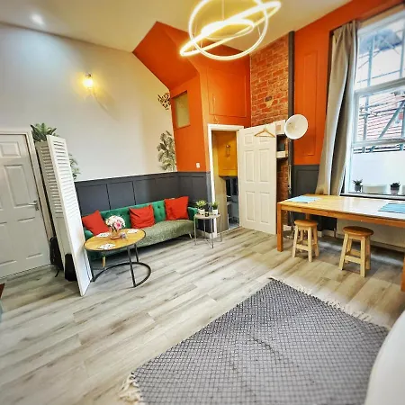 Adeamstays Provides Beautiful Centrally Located 1 And 2 Bed Apartments On Liverpools Boulevard Exterior photo