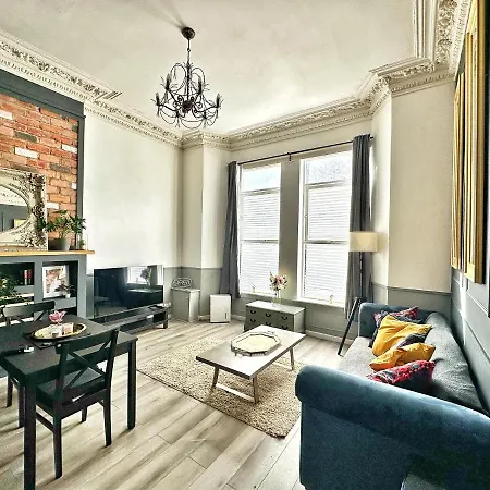Adeamstays Provides Beautiful Centrally Located 1 And 2 Bed Apartments On Liverpools Boulevard Exterior photo