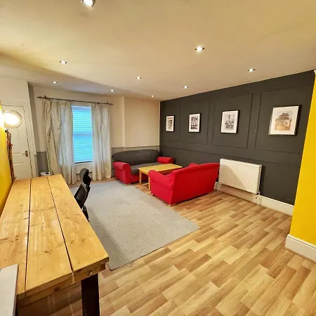 Adeamstays Provides Beautiful Centrally Located 1 And 2 Bed Apartments On Liverpools Boulevard Exterior photo
