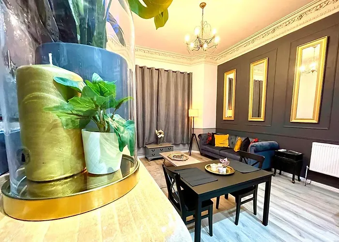 Adeamstays Provides Beautiful Centrally Located 1 And 2 Bed Apartments On Liverpools Boulevard