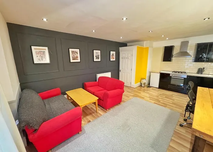 Adeamstays Provides Beautiful Centrally Located 1 And 2 Bed Apartments On Liverpools Boulevard