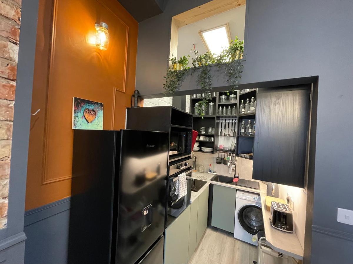 Adeamstays Provides Beautiful Centrally Located 1 And 2 Bed On Liverpools Boulevard Apartamento