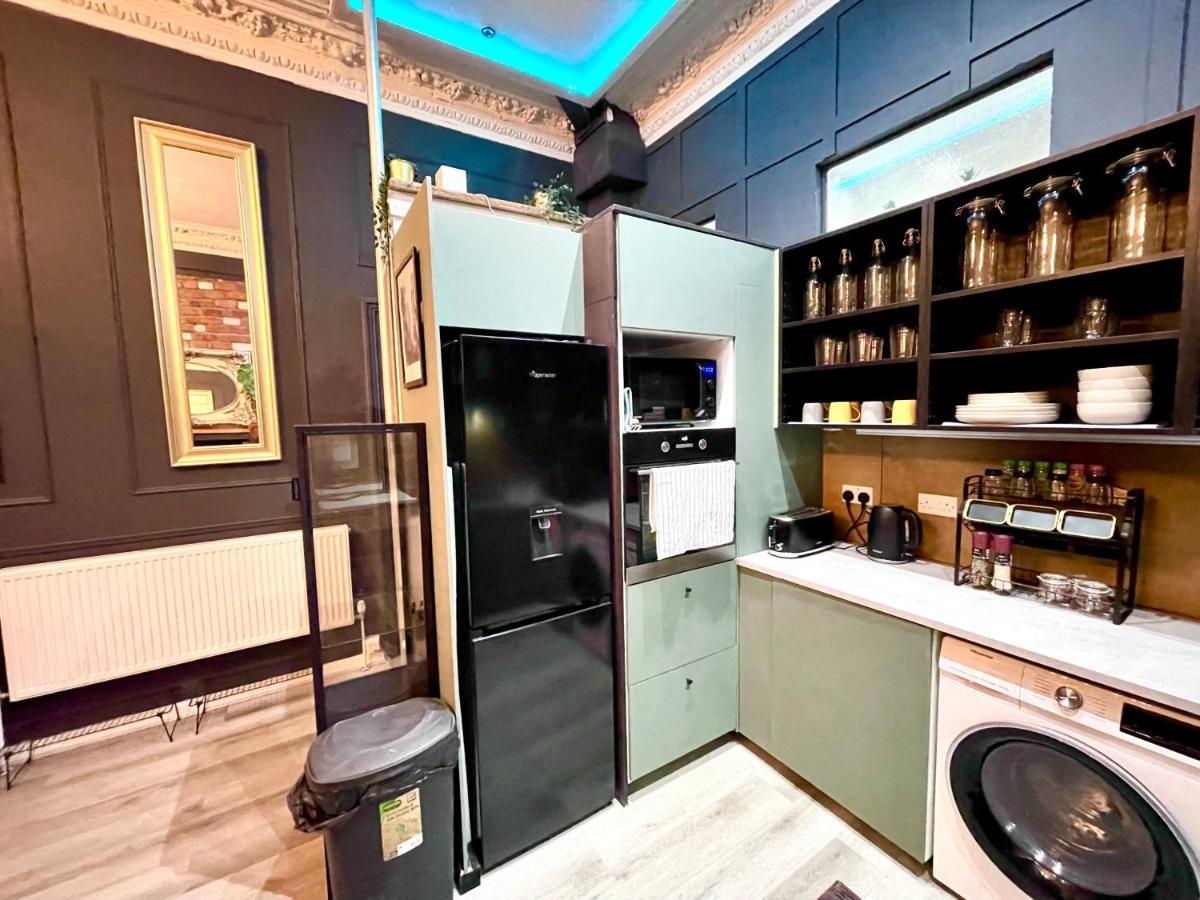 Adeamstays Provides Beautiful Centrally Located 1 And 2 Bed On Liverpools Boulevard Apartamento