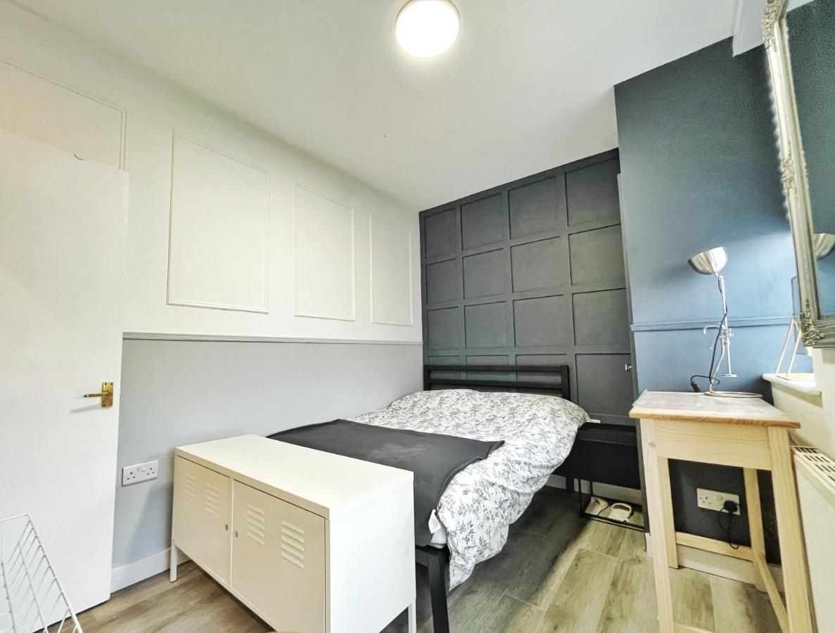 Adeamstays Provides Beautiful Centrally Located 1 And 2 Bed On Liverpools Boulevard Apartamento