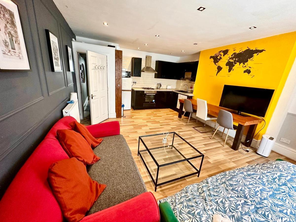 Apartamento Adeamstays Provides Beautiful Centrally Located 1 And 2 Bed On Liverpools Boulevard *