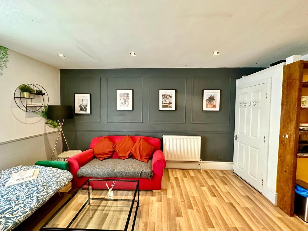 Adeamstays Provides Beautiful Centrally Located 1 And 2 Bed On Liverpools Boulevard Apartamento
